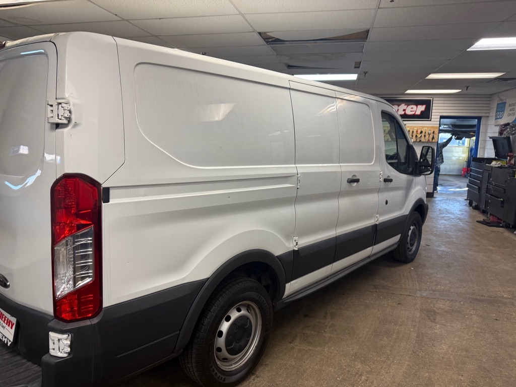Ford Transit 150 Van Low Roof 60/40 Pass. 130-in. WB 2016