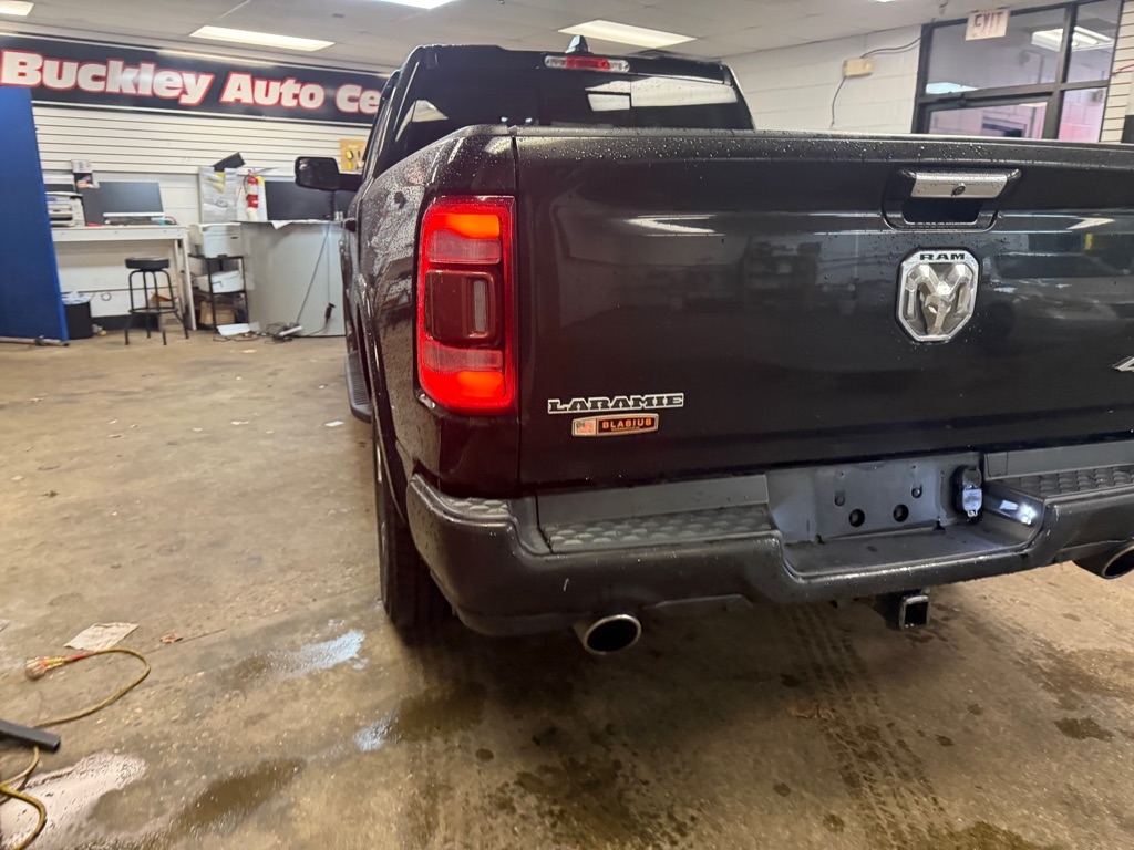 RAM 1500 Laramie Quad Cab 4WD 2019
