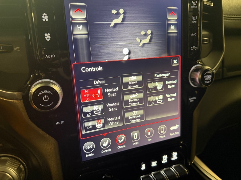 RAM 1500 Laramie Quad Cab 4WD 2019