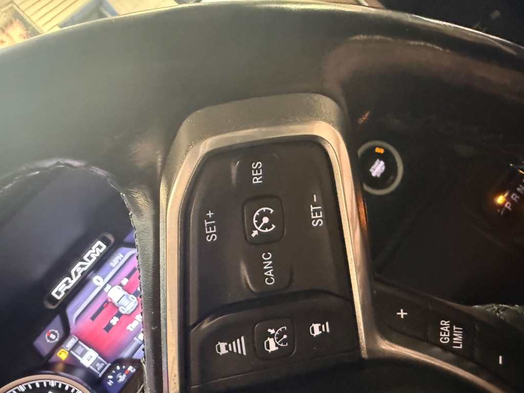 RAM 1500 Laramie Quad Cab 4WD 2019