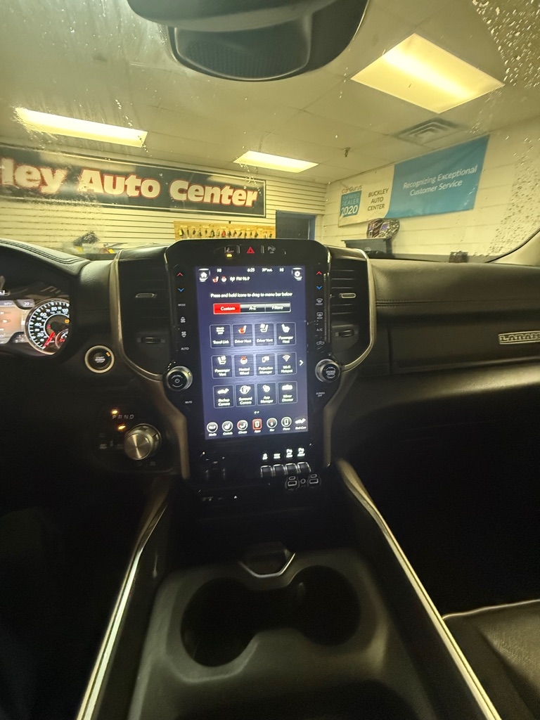 RAM 1500 Laramie Quad Cab 4WD 2019