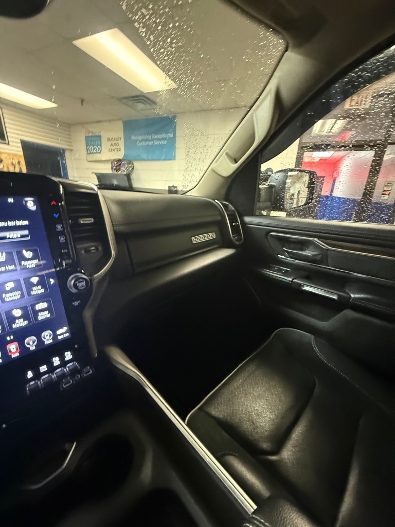 RAM 1500 Laramie Quad Cab 4WD 2019