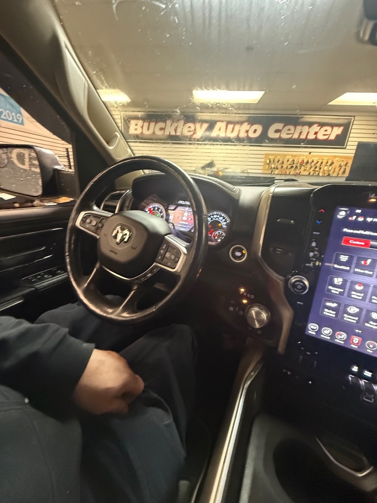 RAM 1500 Laramie Quad Cab 4WD 2019