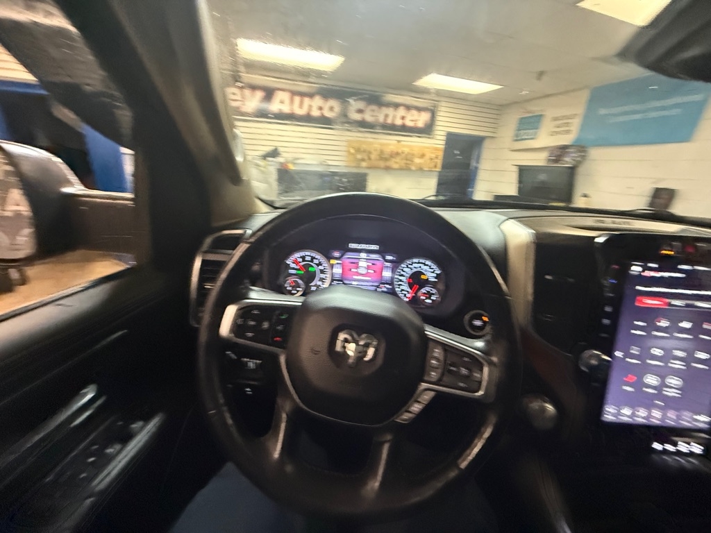 RAM 1500 Laramie Quad Cab 4WD 2019