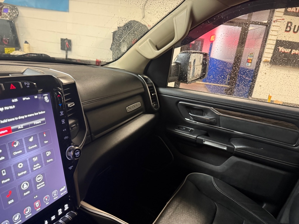 RAM 1500 Laramie Quad Cab 4WD 2019