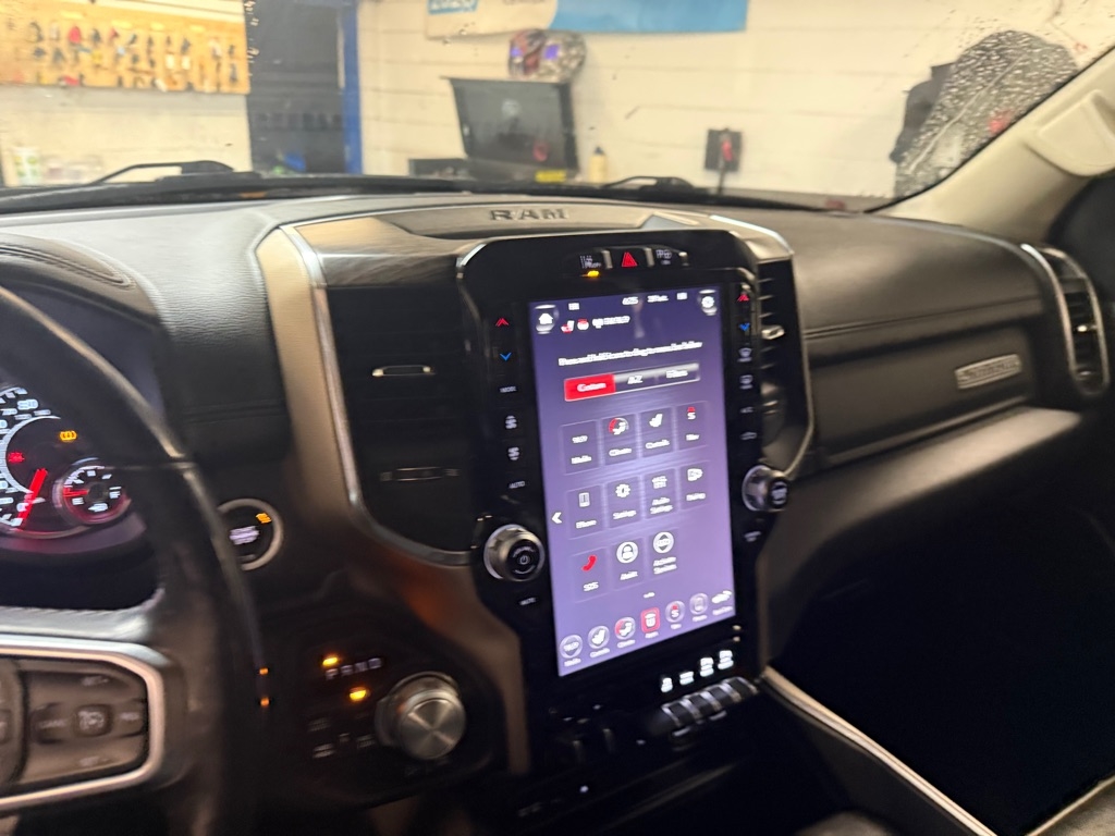 RAM 1500 Laramie Quad Cab 4WD 2019