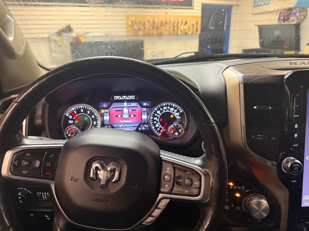 RAM 1500 Laramie Quad Cab 4WD 2019