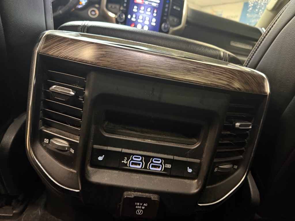 RAM 1500 Laramie Quad Cab 4WD 2019