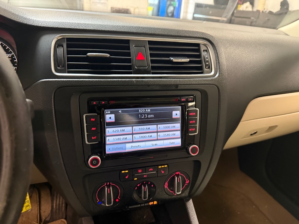 Volkswagen Jetta SE PZEV 2011