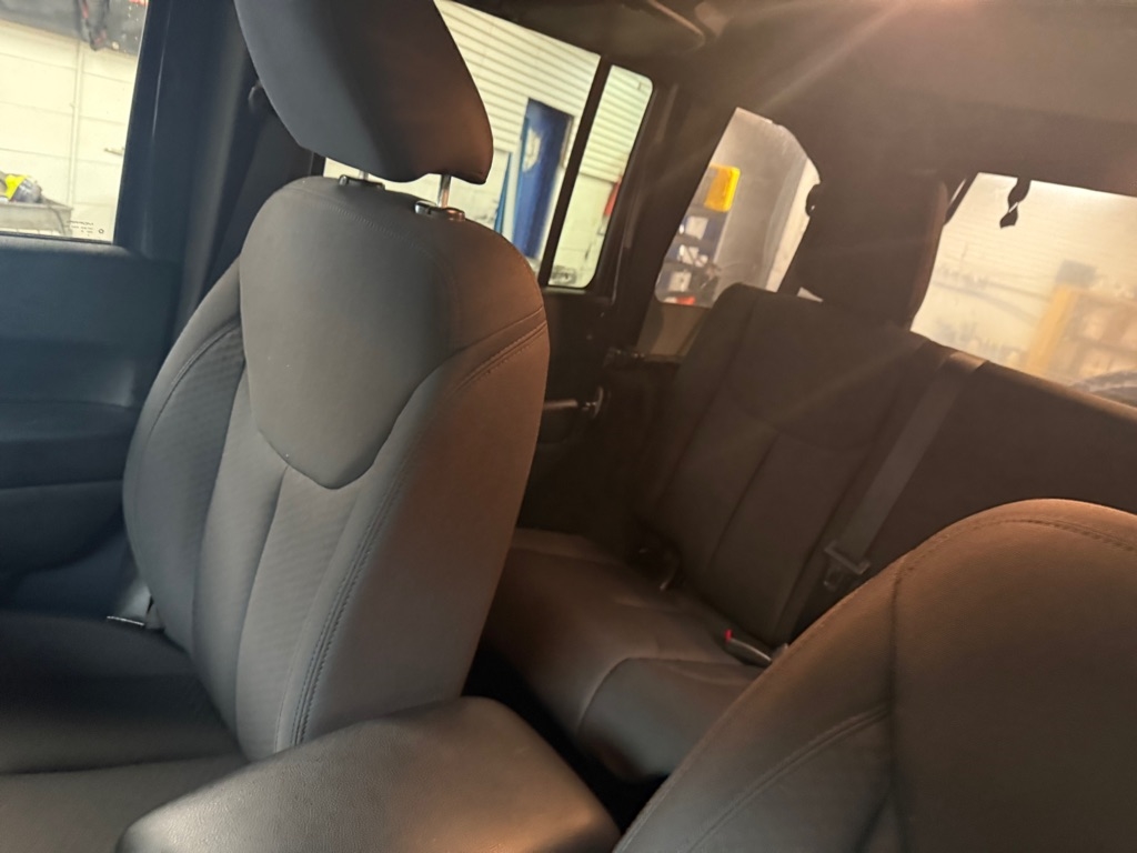 Jeep Wrangler Unlimited Sport 4WD 2017