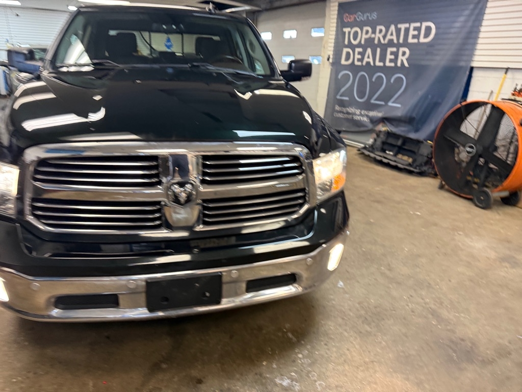 RAM 1500 SLT Crew Cab SWB 4WD 2016