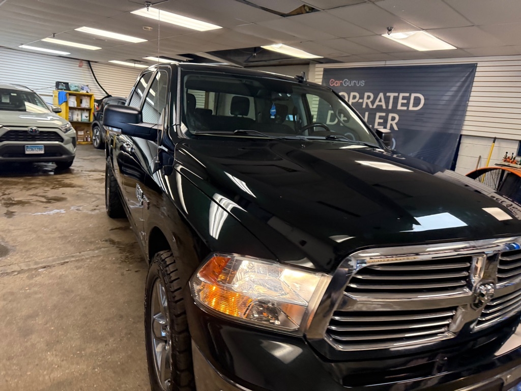 RAM 1500 SLT Crew Cab SWB 4WD 2016