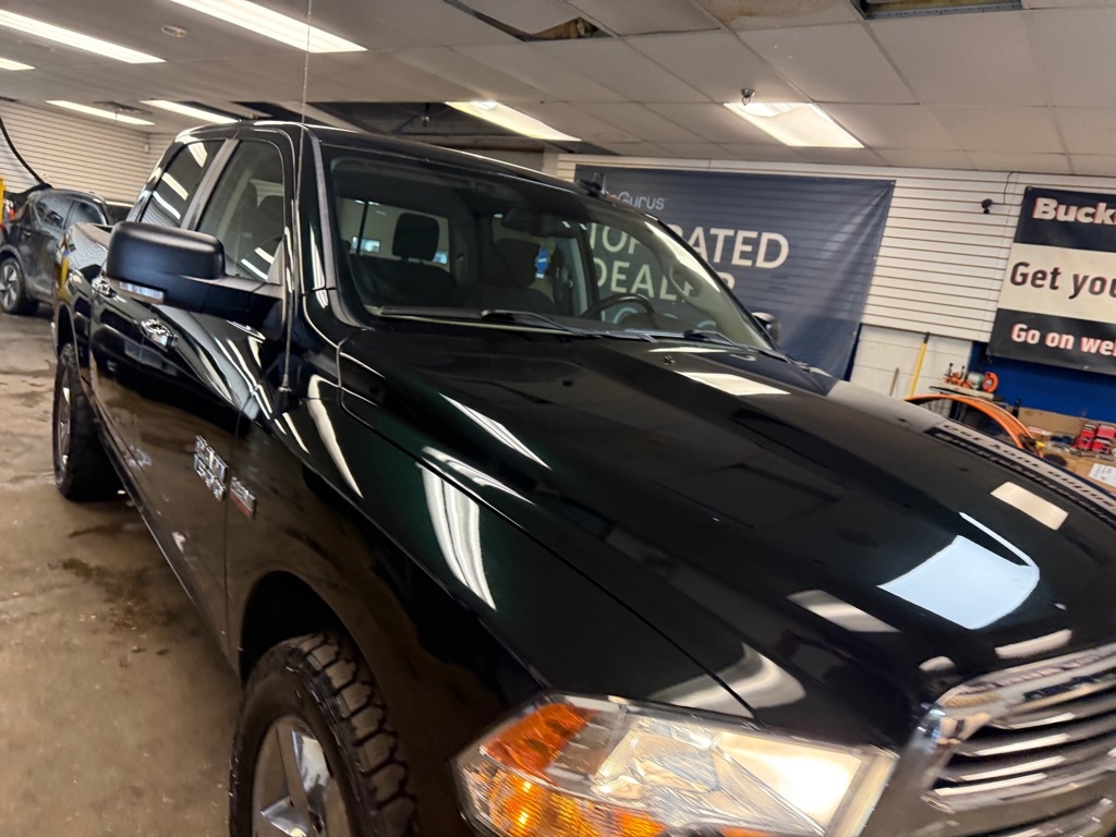 RAM 1500 SLT Crew Cab SWB 4WD 2016