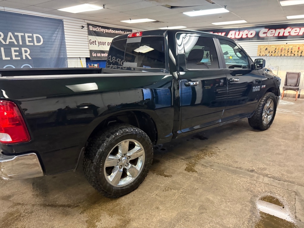 RAM 1500 SLT Crew Cab SWB 4WD 2016