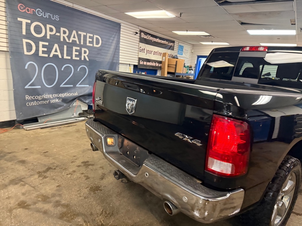 RAM 1500 SLT Crew Cab SWB 4WD 2016