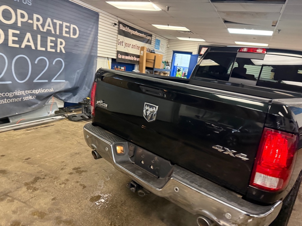 RAM 1500 SLT Crew Cab SWB 4WD 2016