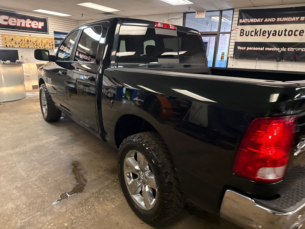 RAM 1500 SLT Crew Cab SWB 4WD 2016