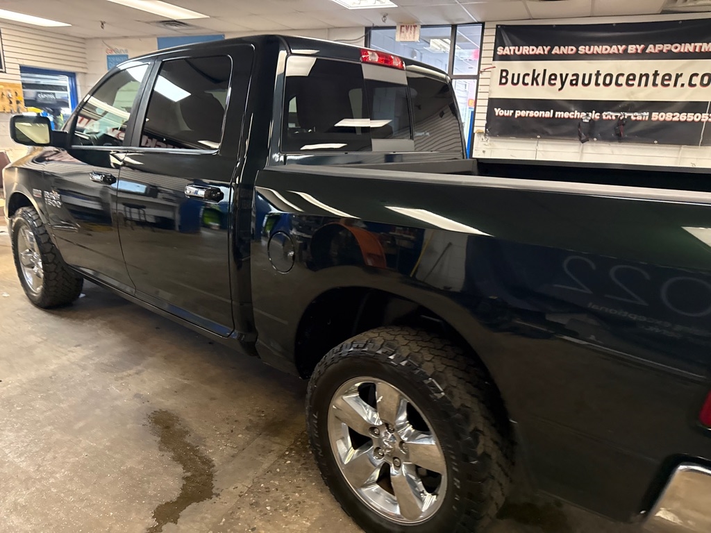 RAM 1500 SLT Crew Cab SWB 4WD 2016