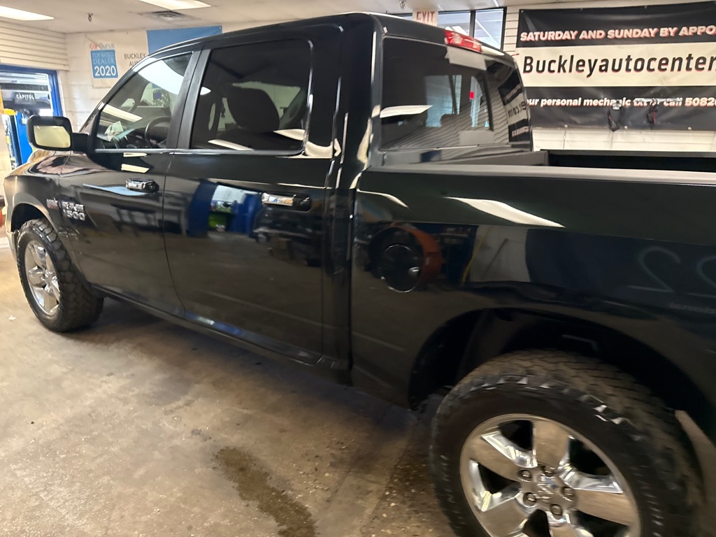RAM 1500 SLT Crew Cab SWB 4WD 2016