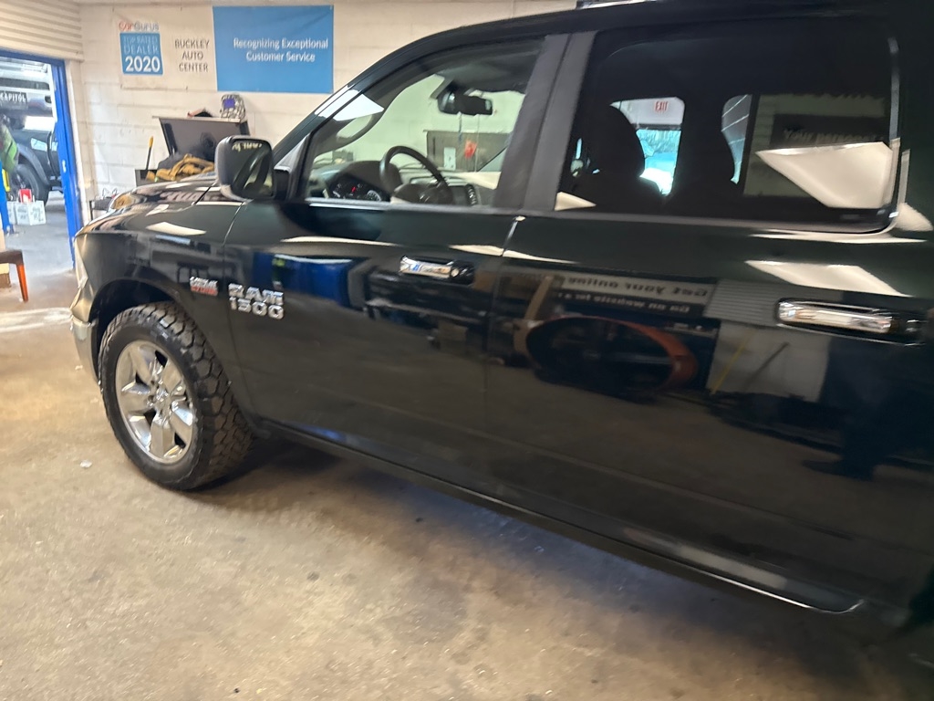 RAM 1500 SLT Crew Cab SWB 4WD 2016