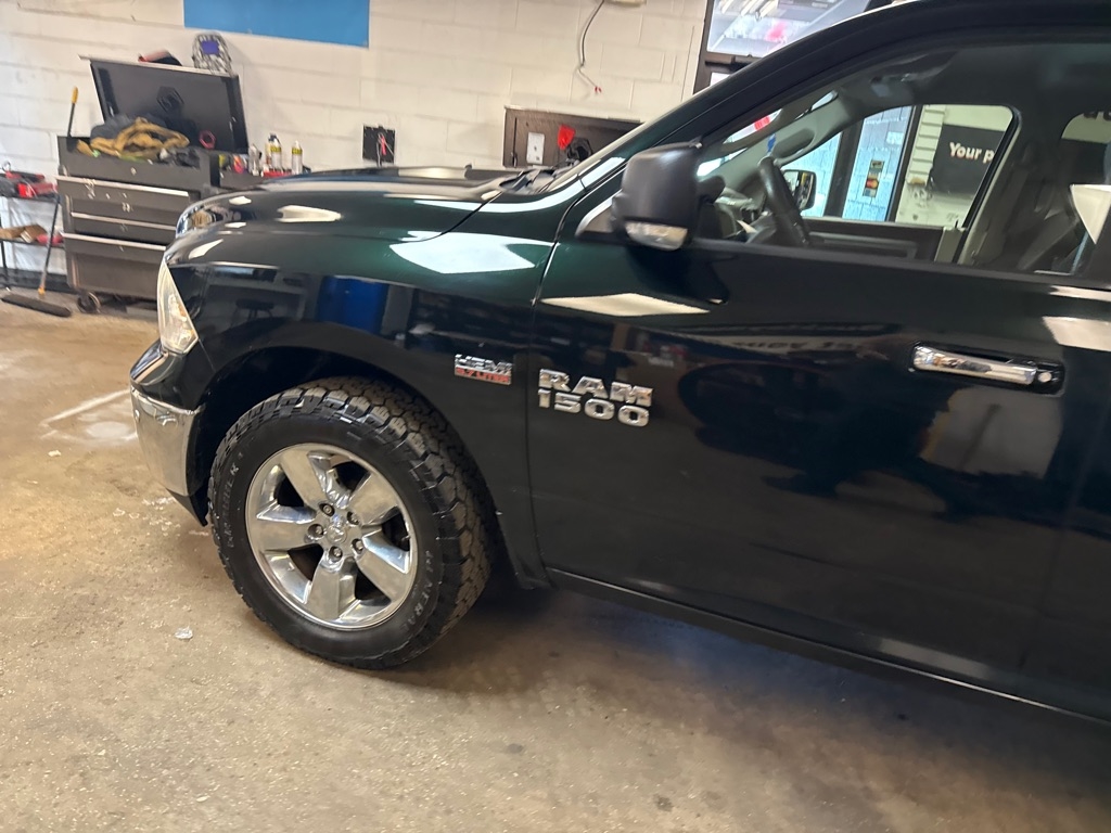 RAM 1500 SLT Crew Cab SWB 4WD 2016