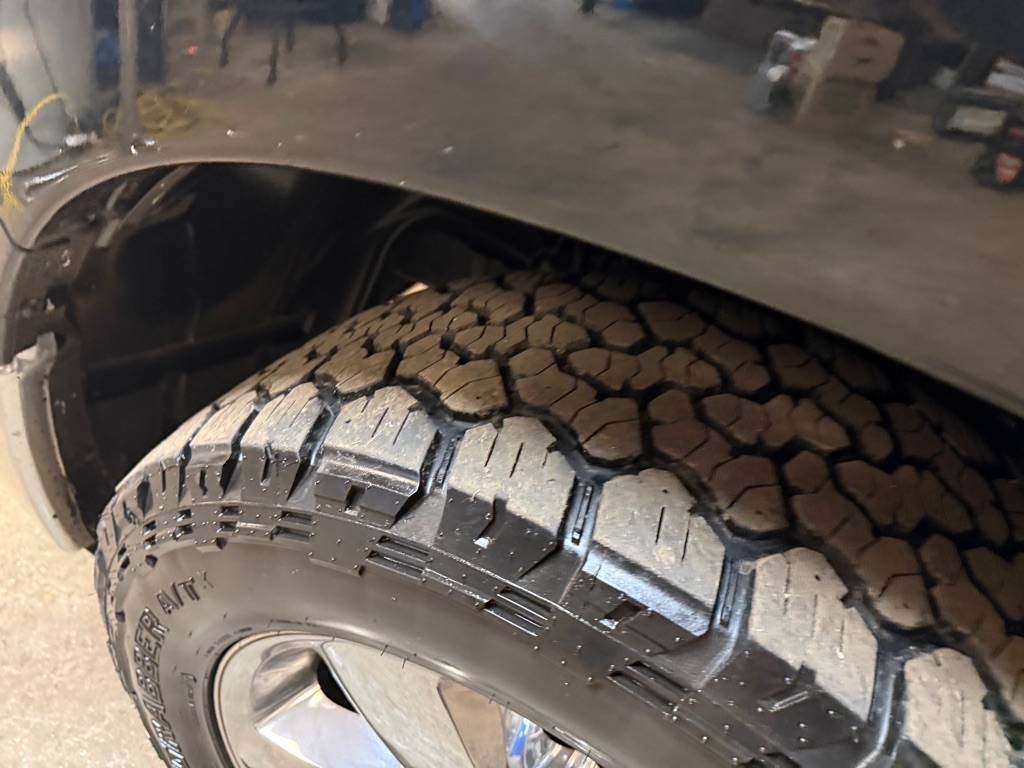 RAM 1500 SLT Crew Cab SWB 4WD 2016