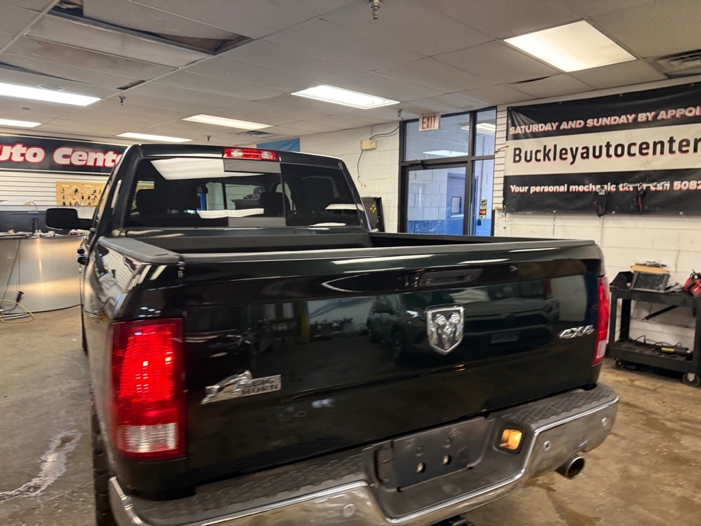 RAM 1500 SLT Crew Cab SWB 4WD 2016