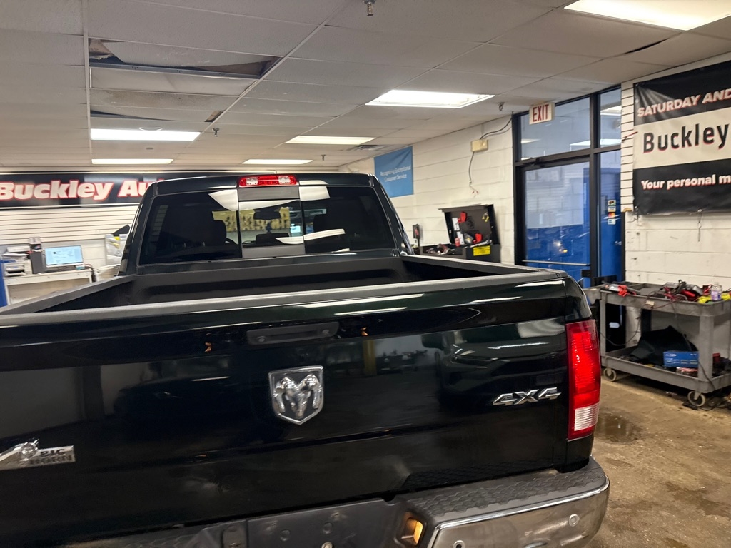 RAM 1500 SLT Crew Cab SWB 4WD 2016
