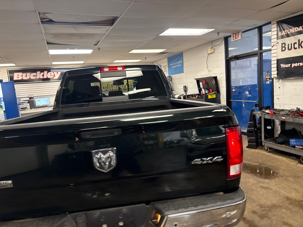 RAM 1500 SLT Crew Cab SWB 4WD 2016