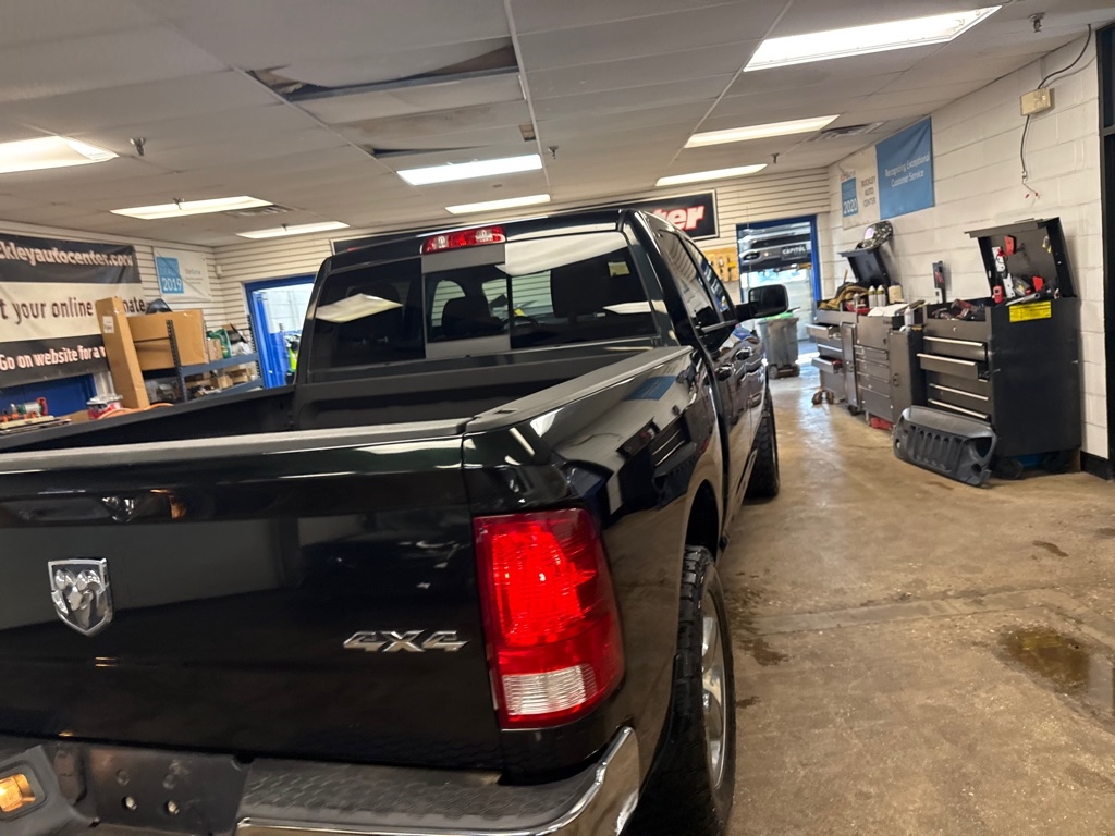 RAM 1500 SLT Crew Cab SWB 4WD 2016