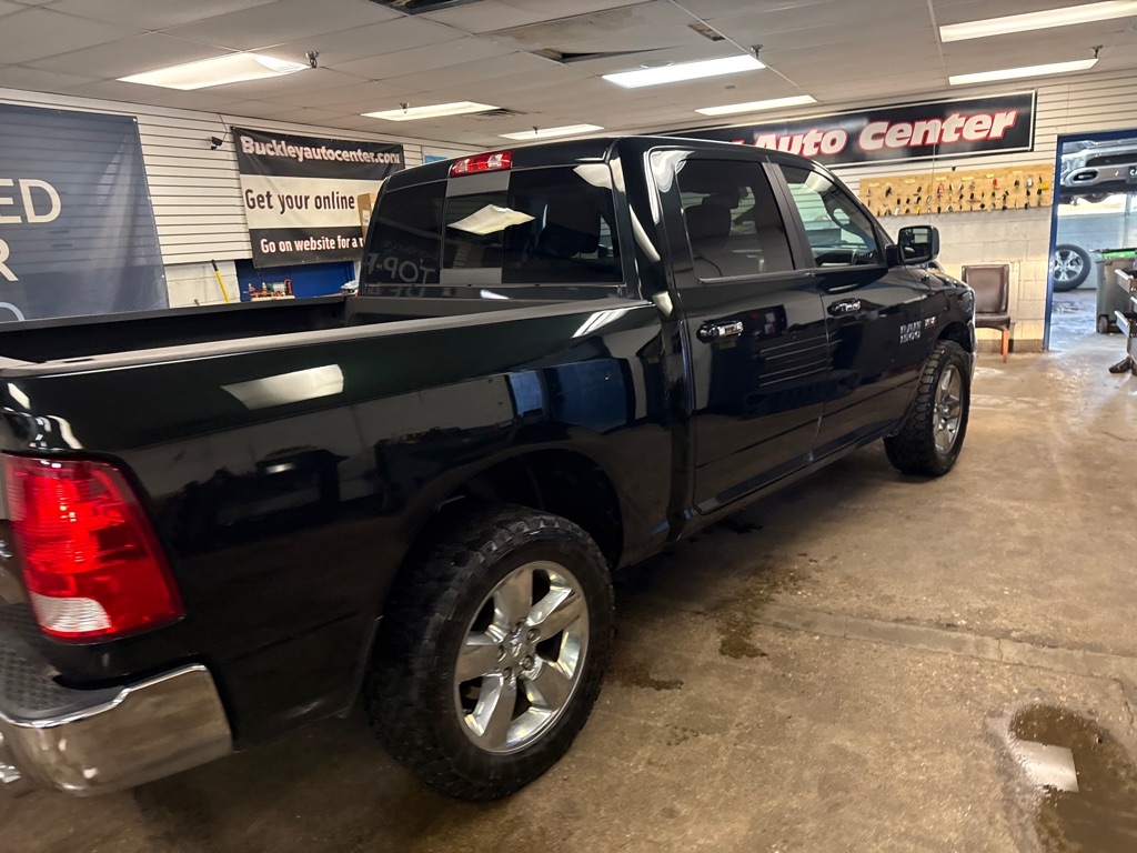 RAM 1500 SLT Crew Cab SWB 4WD 2016