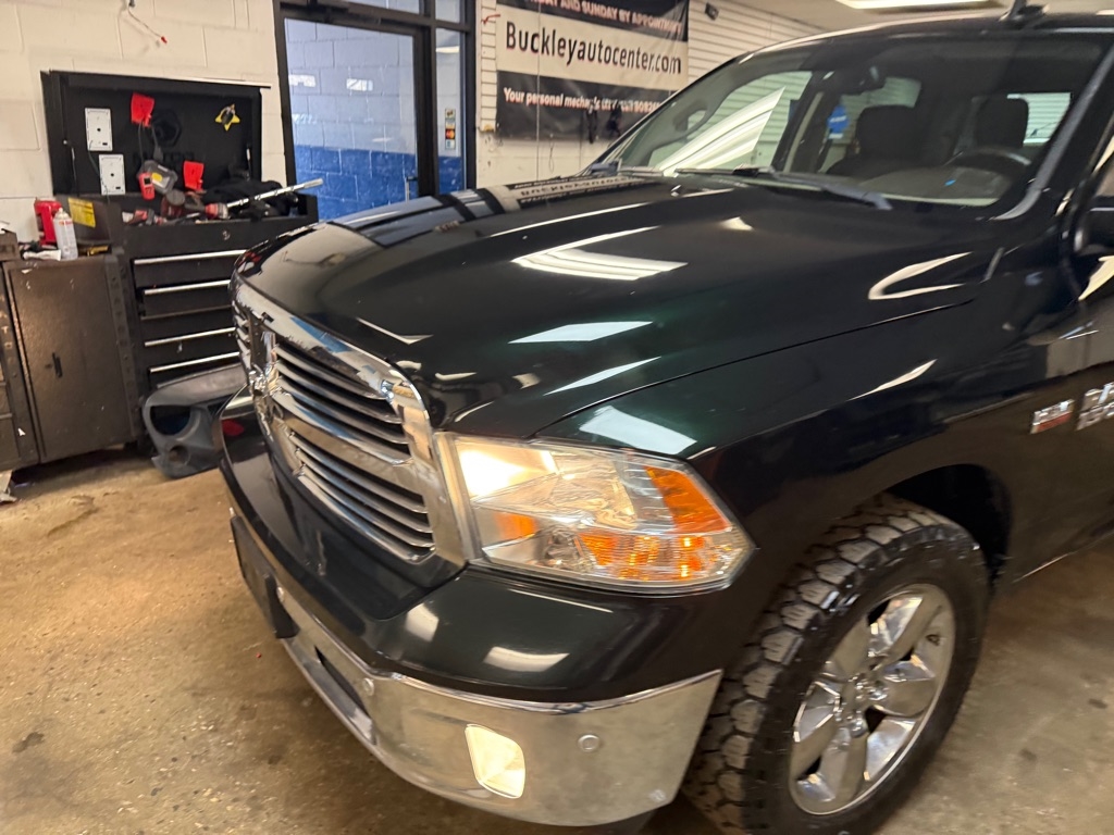 RAM 1500 SLT Crew Cab SWB 4WD 2016