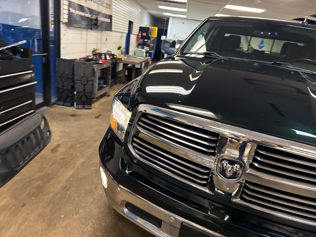 RAM 1500 SLT Crew Cab SWB 4WD 2016