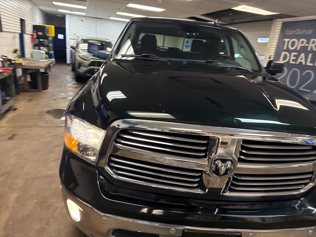 RAM 1500 SLT Crew Cab SWB 4WD 2016
