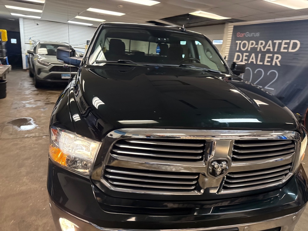 RAM 1500 SLT Crew Cab SWB 4WD 2016