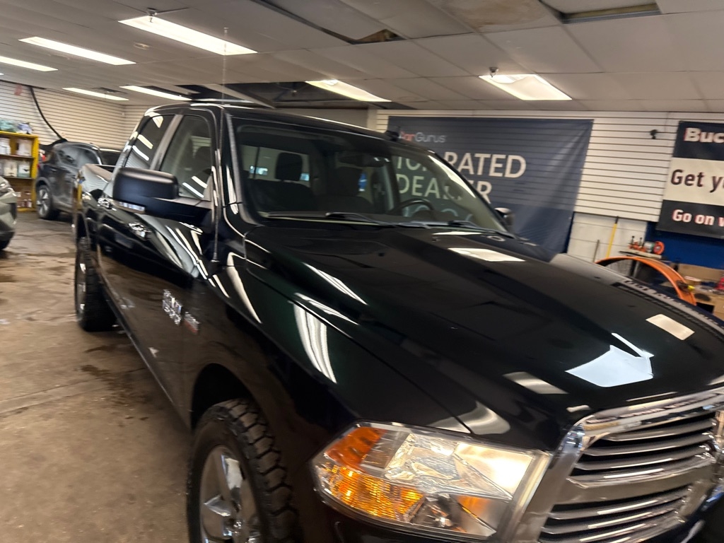 RAM 1500 SLT Crew Cab SWB 4WD 2016