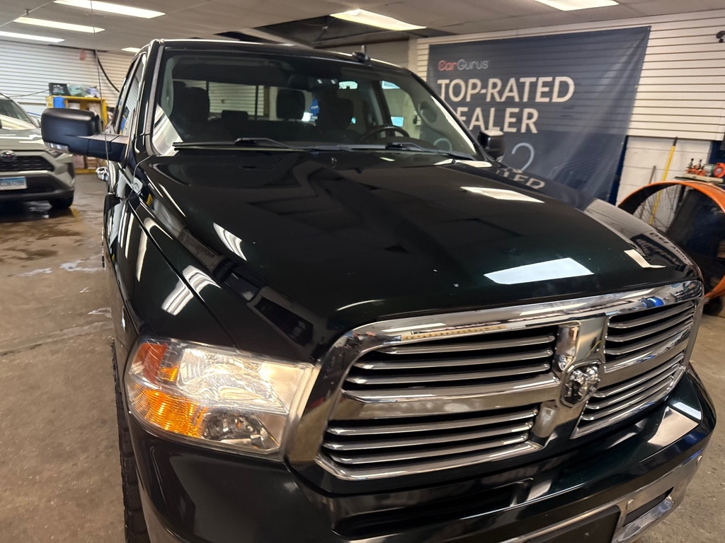 RAM 1500 SLT Crew Cab SWB 4WD 2016