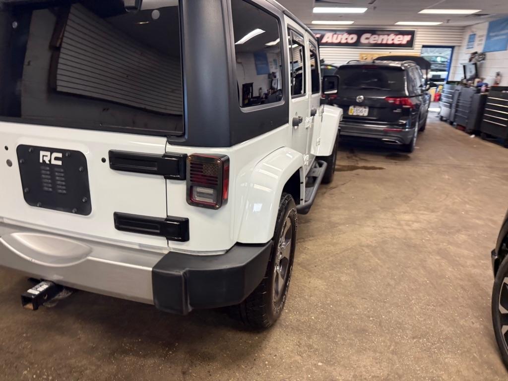 2018 Jeep Wrangler JK Unlimited Sahara - Photo 8