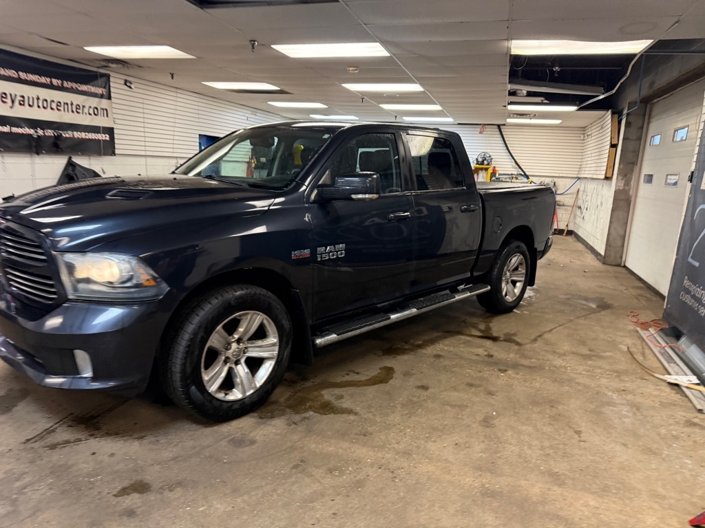 RAM 1500 Sport Crew Cab SWB 4WD 2013