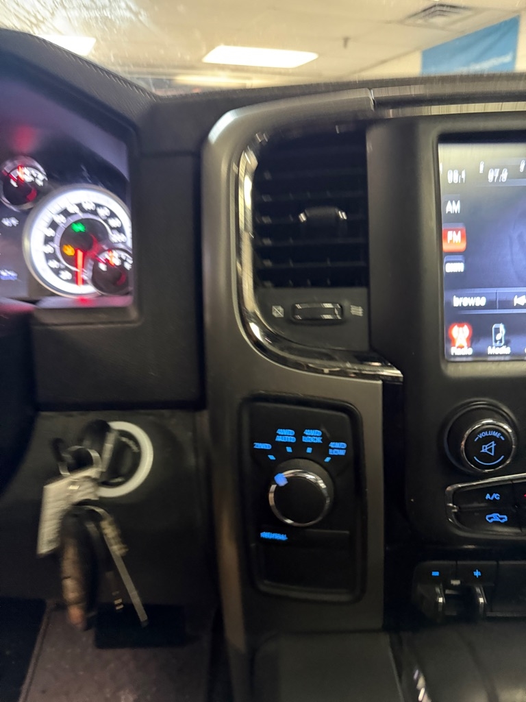 RAM 1500 Sport Crew Cab SWB 4WD 2013