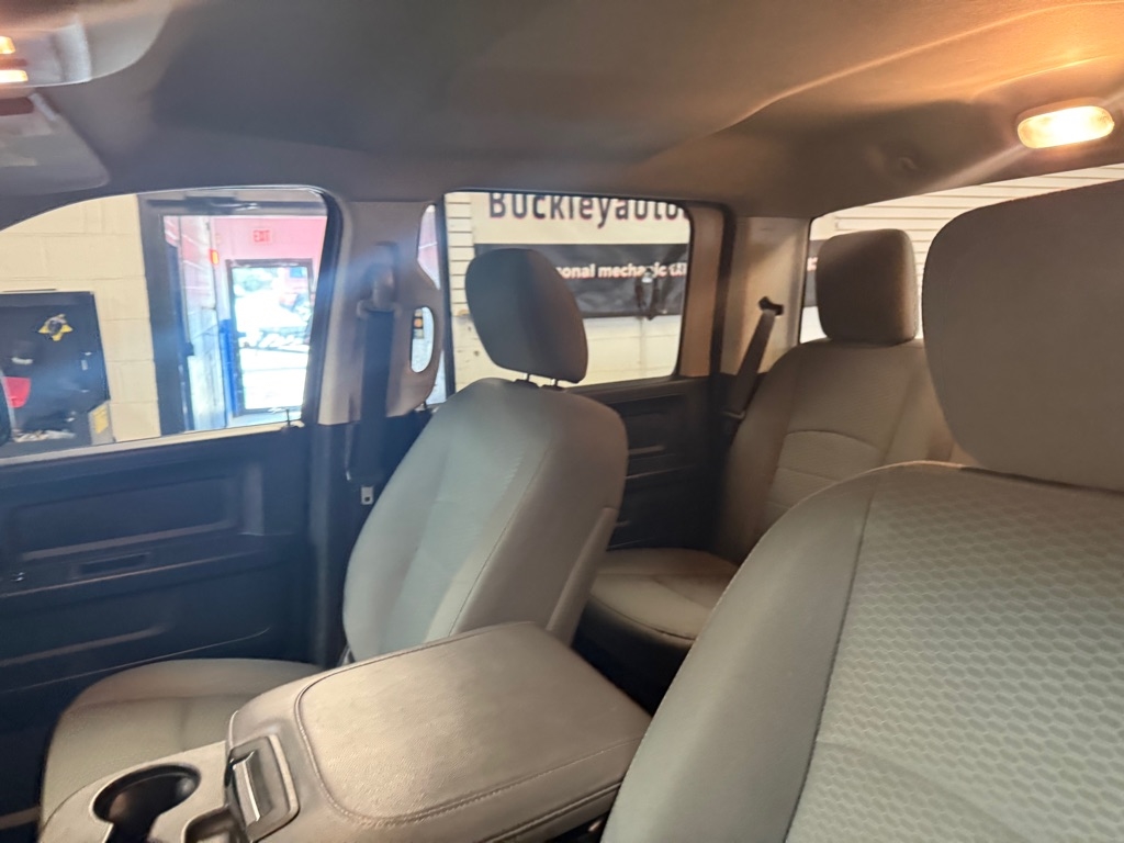 RAM 1500 Tradesman Crew Cab SWB 4WD 2018