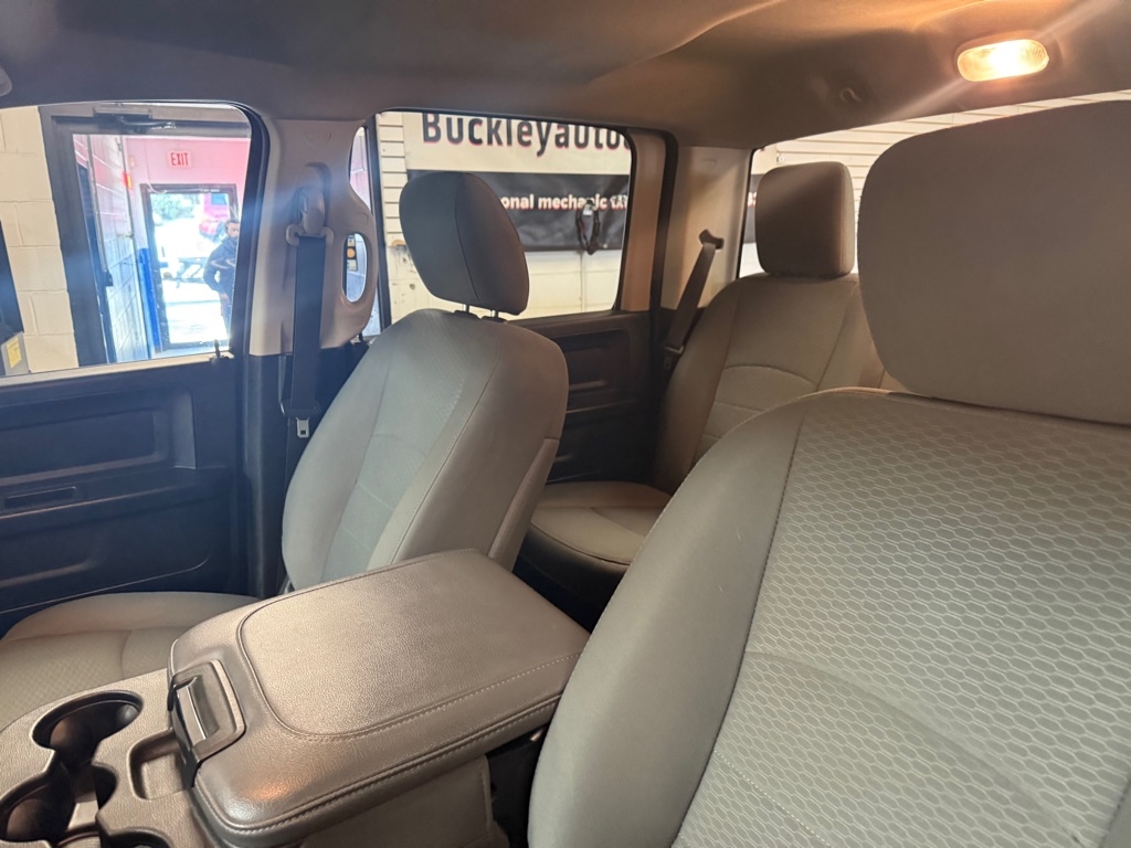 RAM 1500 Tradesman Crew Cab SWB 4WD 2018