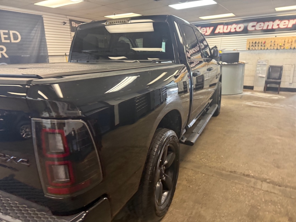 RAM 1500 Tradesman Crew Cab SWB 4WD 2018