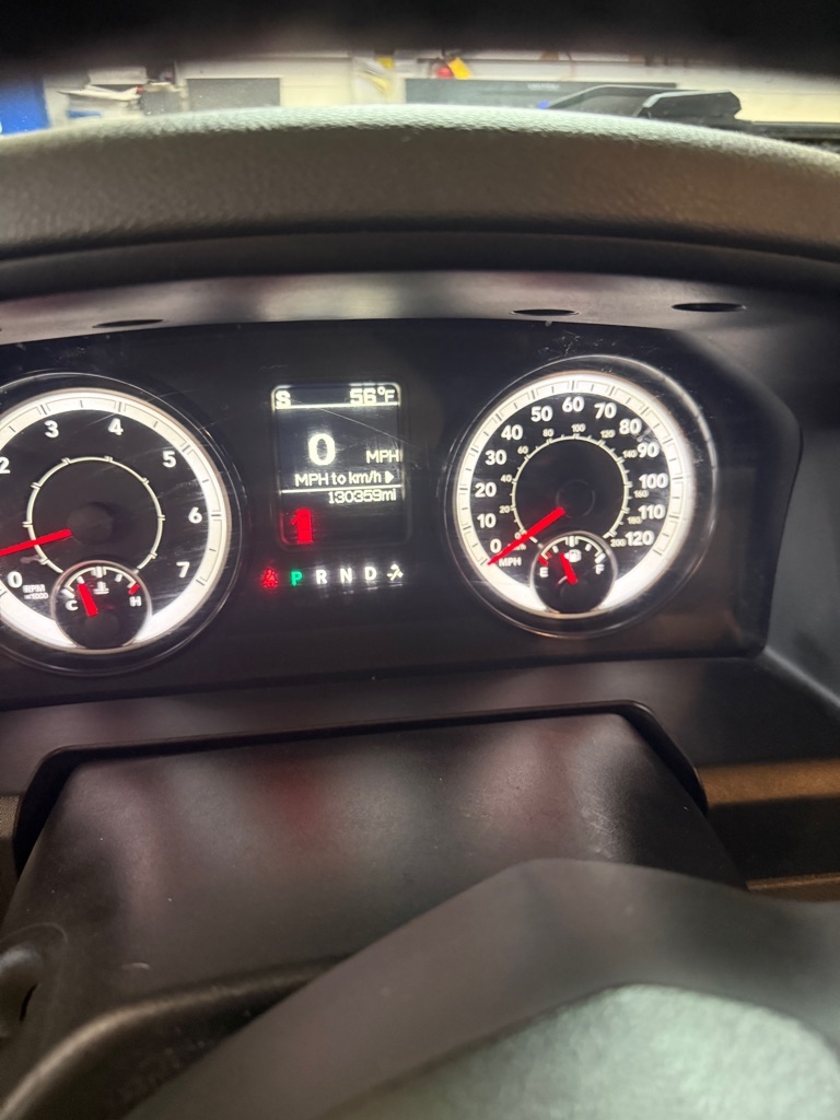 RAM 1500 Tradesman Crew Cab SWB 4WD 2018