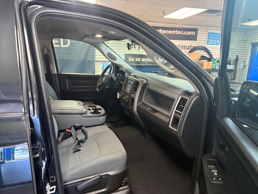 RAM 1500 Tradesman Crew Cab SWB 4WD 2018