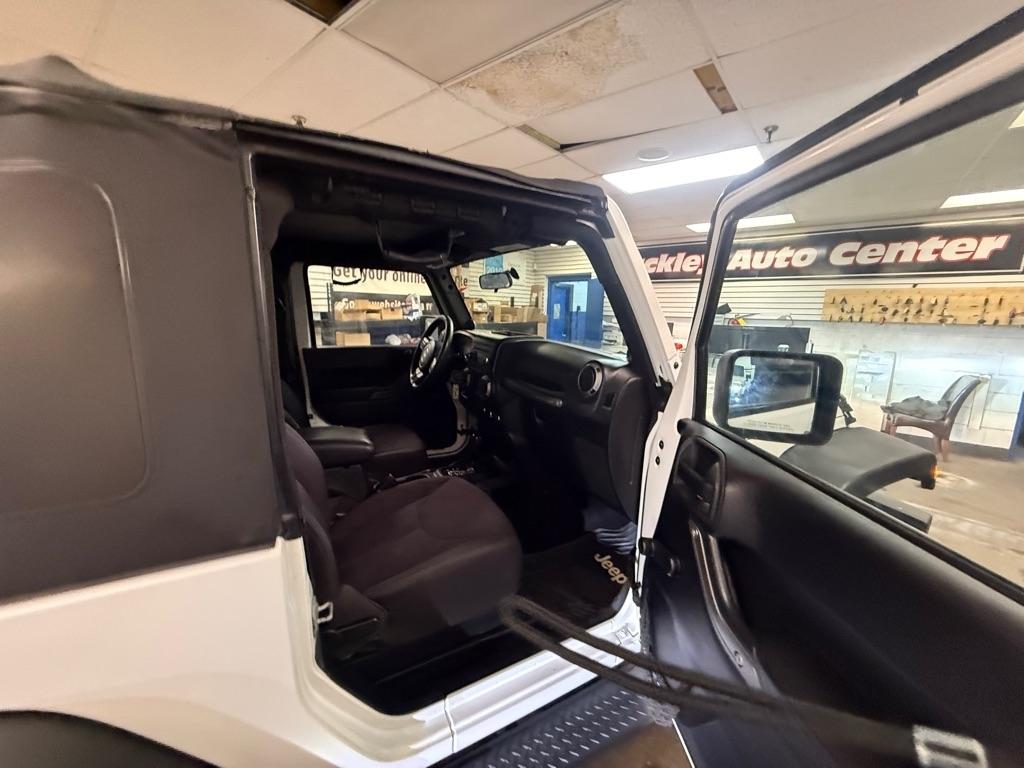 Jeep Wrangler Sport 4WD 2014