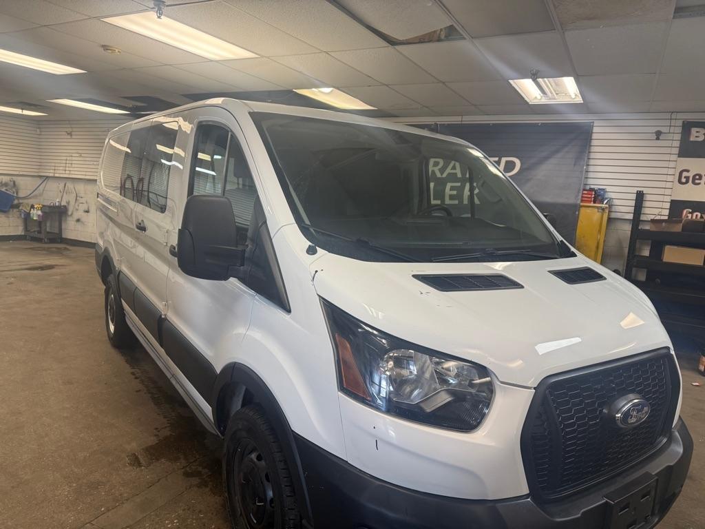 Ford Transit 250 Van Low Roof w/Sliding Pass. 130-in. WB 2021