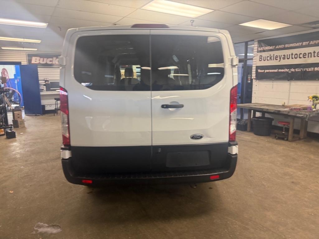 Ford Transit 250 Van Low Roof w/Sliding Pass. 130-in. WB 2021