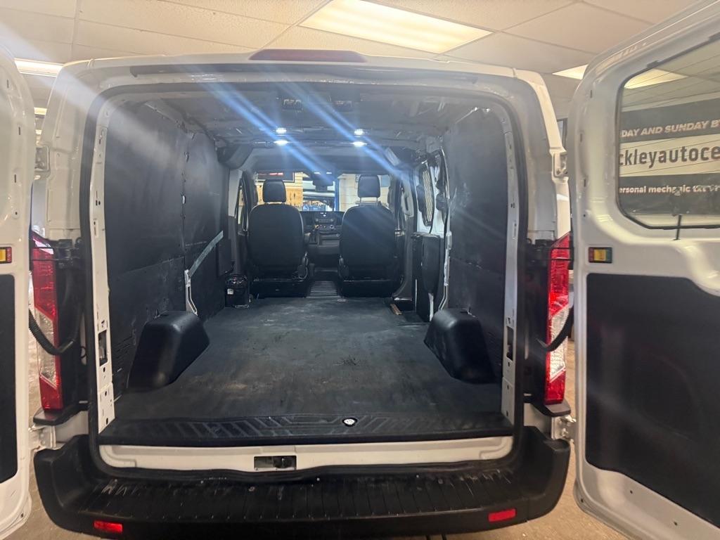 Ford Transit 250 Van Low Roof w/Sliding Pass. 130-in. WB 2021