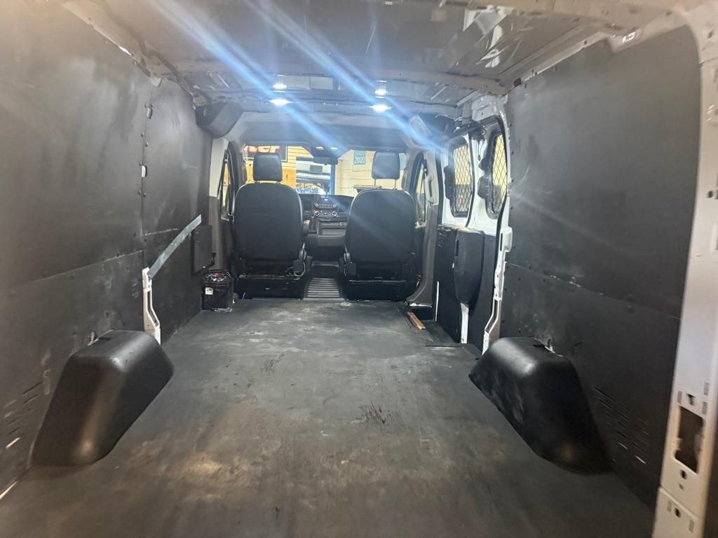 Ford Transit 250 Van Low Roof w/Sliding Pass. 130-in. WB 2021